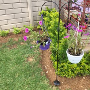Hanging basket stands double
